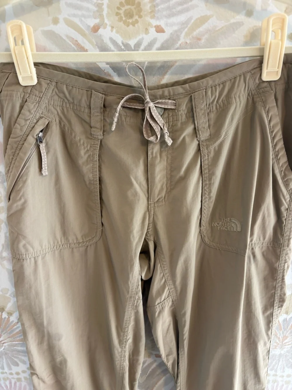 The North Face Womens Convertible Roll Up Hiking Pants Khaki Tan Size 8 Regular